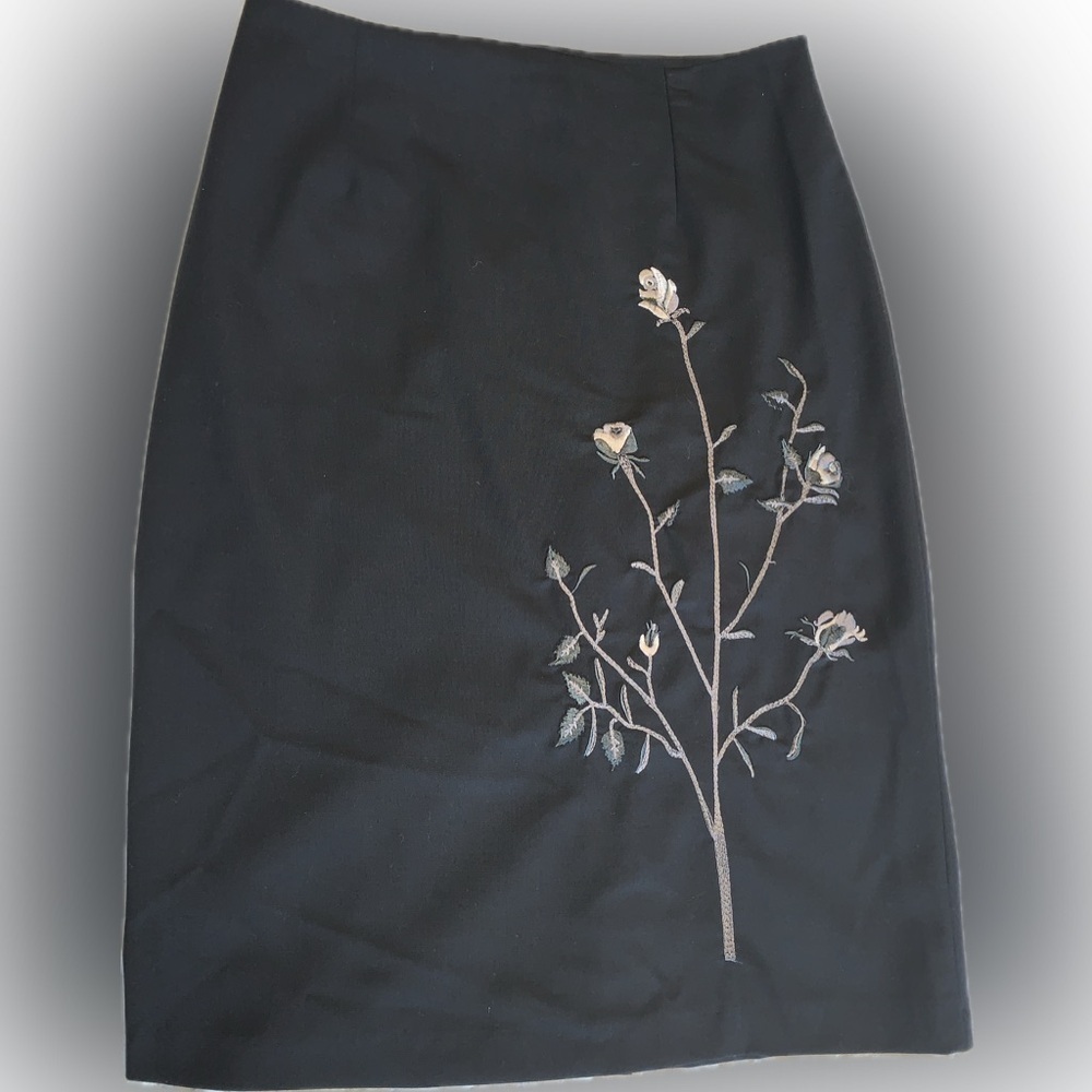 FRIPONNE PARIS Skirt with beautiful embroidery - Size 2 - preowned